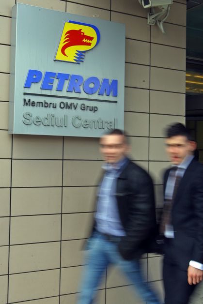 Vânzări mai mici și profit mai mare pentru Petrom în 2013