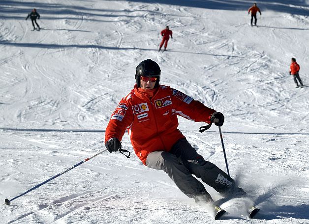 Vești proaste despre starea lui Michael Schumacher: are pneumonie! Reacția purtătorului de cuvânt al fostului pilot