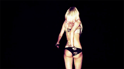 Vrei să o VEZI pe Lady Gaga în fundul GOL? / GALERIE FOTO