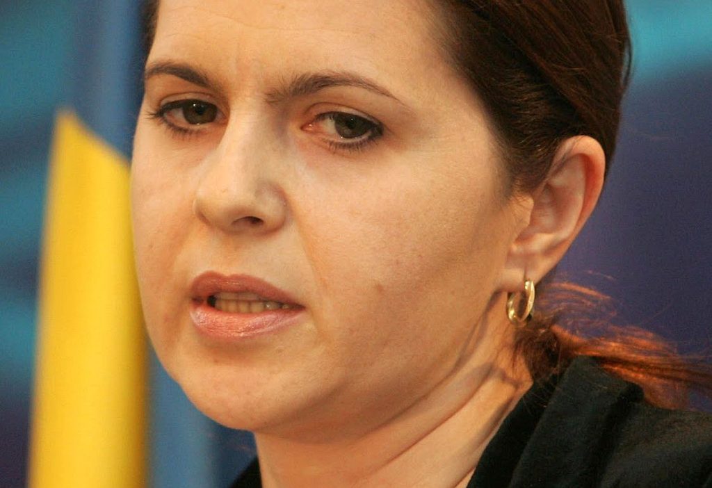 Adriana Săftoiu (PDL): UDMR și PCM ar trebui interzise