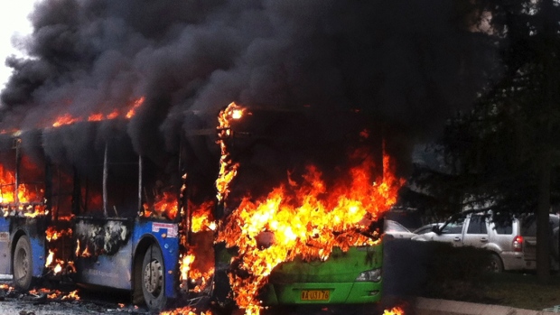 Au ARS de vii în AUTOBUZ. Cel puţin 10 oameni au murit, iar alţi 17 au fost răniţi