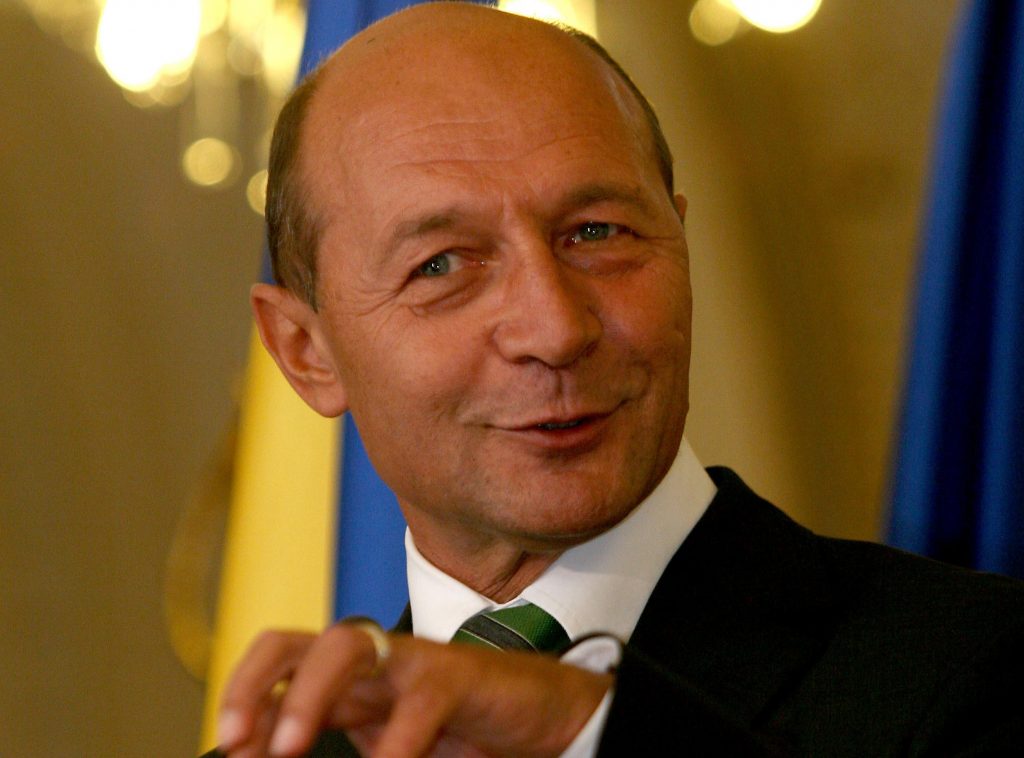 Băsescu: "Nimeni nu mă poate opri să votez Partidul Mişcarea Populară"