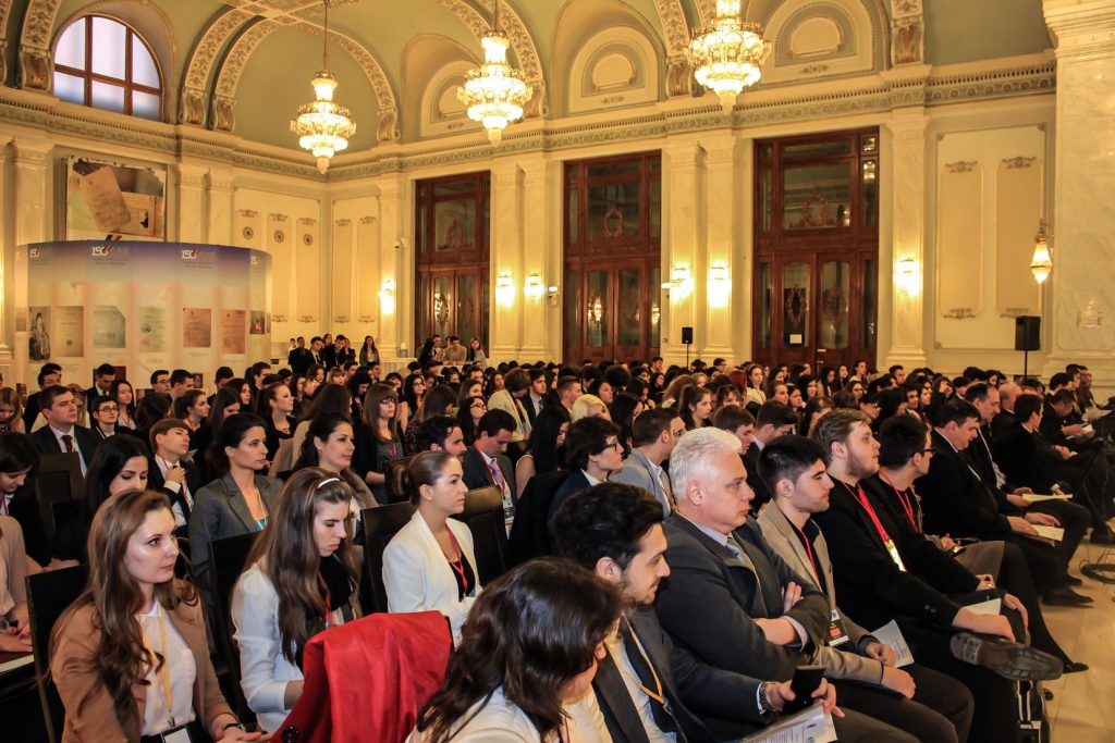 BISMUN 2014 – școala de lideri mondiali. Sute de tineri diplomați, la cel mai mare proiect de simulare ONU de la București