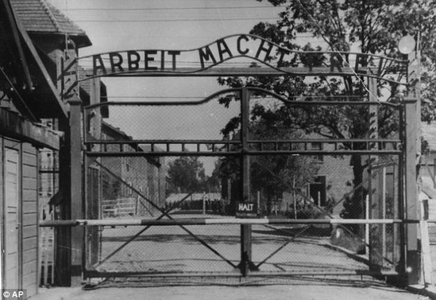 "Fanatica" de la Auschwitz: bătea prizonierii şi îi ţinea zile în şir în picioare