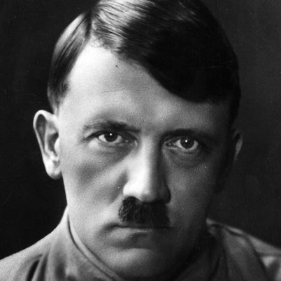 Imagini şocante cu Adolf Hitler din dramatica sa cursa pentru putere | GALERIE FOTO