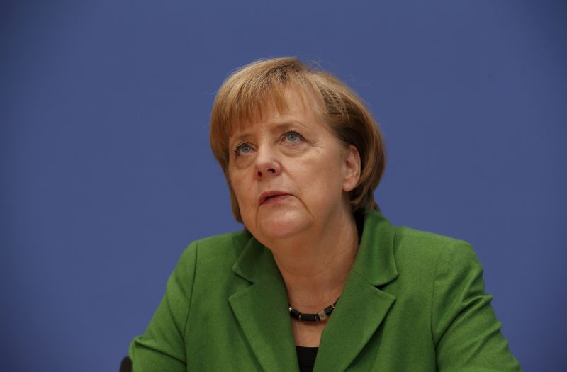 NSA a strâns sute de documente despre Angela Merkel