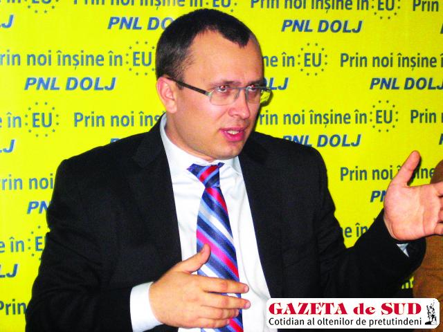 ŞOC ÎN PNL DOLJ. Deputatul liberal Cosmin Enea îşi trădează colegii şi îşi declară susţinerea faţă de Guvernul Ponta