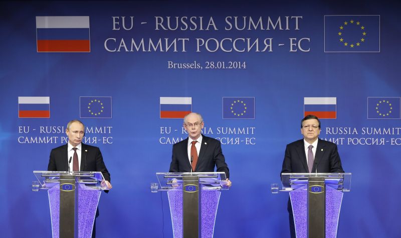 UE adoptă sancțiuni politice împotriva Rusiei și amenință cu cele economice