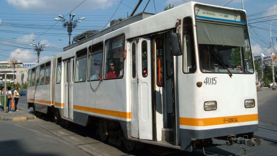 Un tramvai al liniei 8 a deraiat în Bucureşti