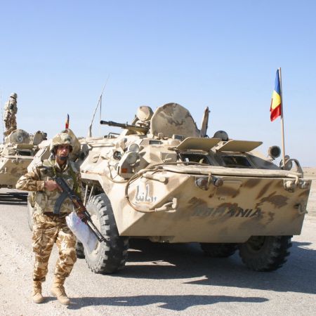 UPDATE. Plutonierul-major Claudiu Constantin Vulpoiu a murit în Afganistan în urma unui atac sinucigaş. Alţi cinci militari români au fost răniţi