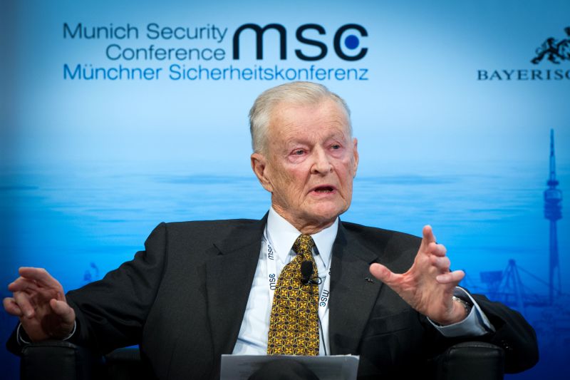 Zbigniew Brzezinski: dacă Ucraina este zdrobită, securitatea României, Poloniei și a țărilor baltice va fi amenințată