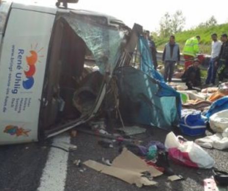 Accident grav în Italia. 10 români au fost răniți într-un accident de microbuz