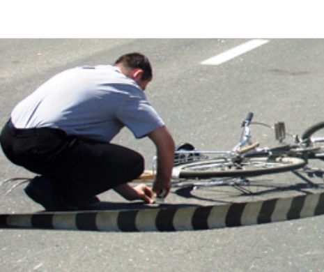 Accident grav: Un Biciclist a fost zdrobit de un camion, la Bacău
