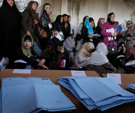 Alegeri în Afganistan. Comisia Electorală: Peste 7 milioane votanți este posibil să fi participat la scrutin