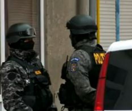 Angajaţi CFR, suspectaţi de furt de motorină şi benzină. 30 de percheziţii au loc în Bucureşti, Ilfov şi Giurgiu
