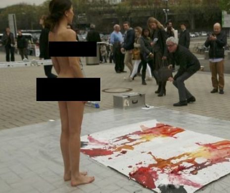 Artistă sau deviată sexual? Ultima ciudăţenie făcută în public de o pictoriţă excentrică