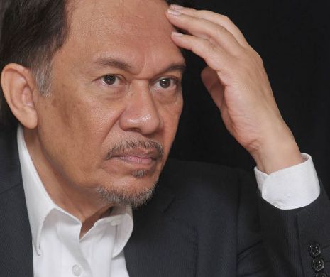 Avionul Malaysia Airlines. Fostul vicepremier Anwar Ibrahim acuză autorităţile că ascund adevărul