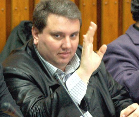 Baronul PSD, Adrian Duicu, acuzat de corupţie, va fi suspendat din funcţia de preşedinte al CJ Mehedinţi