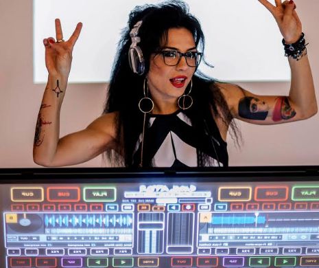 DJ Wanda isi deschide salon de tatuaje! S-a perfectionat in Los Angeles