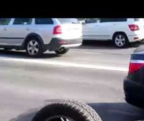 O mașină fără șofer a luat-o la vale pe una dintre cele mai circulate străzi din Cluj
