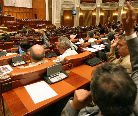 ȘEDINȚĂ SOLEMNĂ la Parlament pentru marcarea aderării la NATO