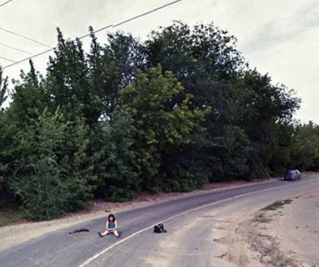 Top 10 cele mai ciudate IMAGINI surprinse de Google Street View | GALERIE FOTO