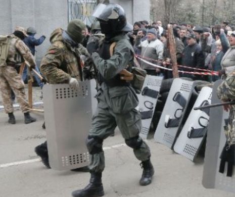 UCRAINA. Calm în Slaviansk. Separatiştii au decretat interdicţii de circulaţie după atacul soldat cu patru morţi