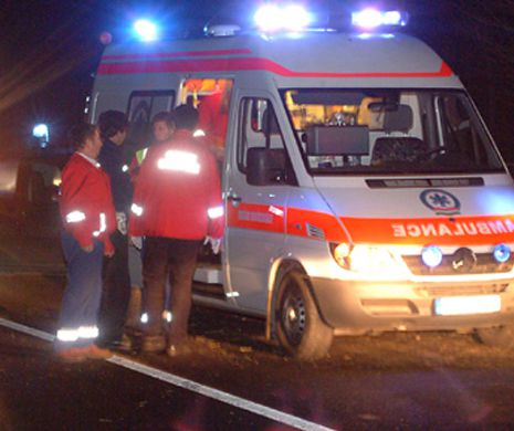 ACCIDENT în Bistrița. Un tânăr a fost GRAV rănit după ce maşina sa a fost lovită în plin de un tren