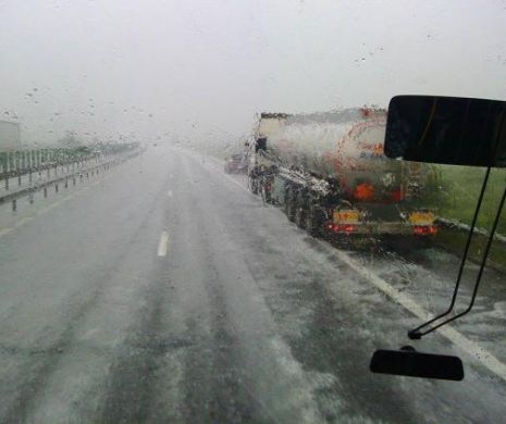 ACCIDENT ÎN LANŢ pe autostrada A2 Bucureşti - Constanţa: Nouă maşini s-au ciocnit din cauza GHEŢII
