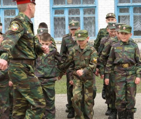Cum se antrenează orfanii din RUSIA pentru a deveni CAZACI | GALERIE FOTO