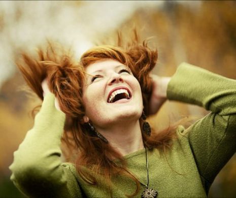 De ce  o porţie sănătoasă de râs îmbunătăţeşte memoria