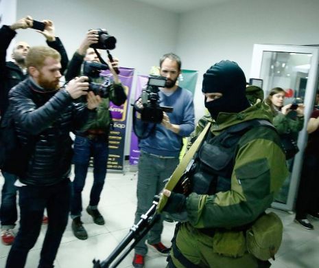 Doi jurnalişti ruşi, reţinuţi în estul Ucrainei, sunt acuzaţi de Washington că transportau armament