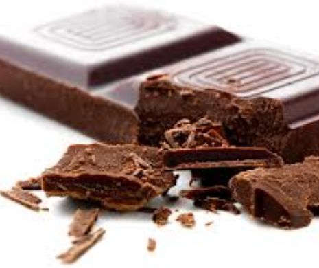 Doi tineri săraci au furat ciocolată pentru că le era poftă de dulciuri. Poliția le-a făcut dosar penal