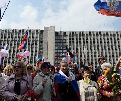Farsa scrutinului pentru autonomie continuă în Ucraina