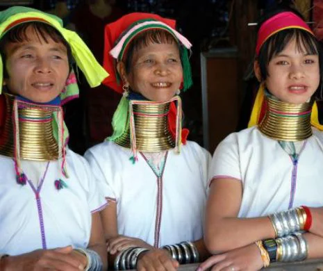"Femeile-GIRAFĂ". Ce îşi fac femeile dintr-un trib pentru a fi mai frumoase