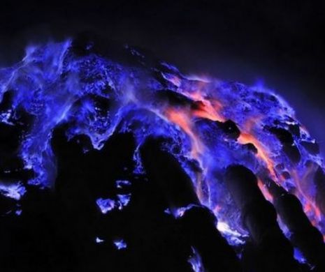 Fenomenul ireal de pe planeta noastră. Imagini uluitoare cu vulcanul cu lavă albastră | GALERIE FOTO
