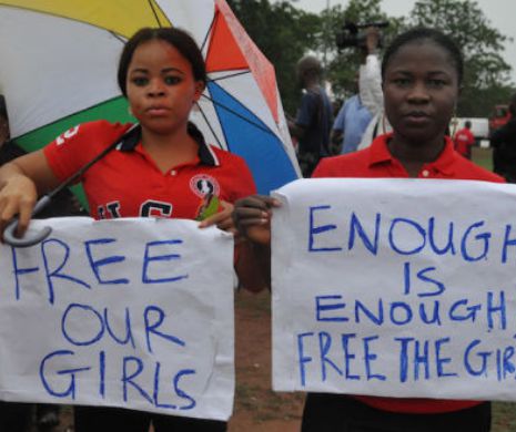 Grupul extremist Boko Haram amenință că le va vinde pe elevele răpite acum trei săptămâni