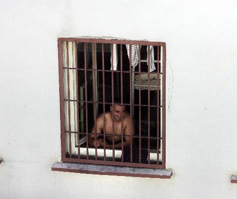 "Haiducul" ce păcălea săracii, din închisoare, consideră că e fost pedepsit prea sever