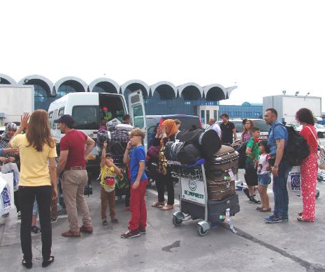 MISIUNE UMANITARĂ. Un grup de 40 de refugiați irakieni EVACUAȚI din Turcia au fost TRANSFERAȚI ÎN ROMÂNIA