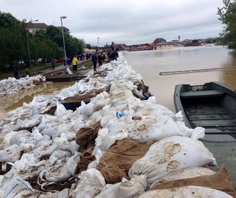 MOBILIZARE fără precedent  în Banat pentru VICTIMELE inundațiilor din Serbia. Află cum poți ajuta