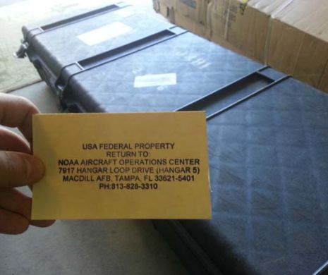 O dronă a armatei americane a fost livrată la uşa unui student, prin poştă. Când a văzut ce e în pachet a înlemnit | GALERIE FOTO
