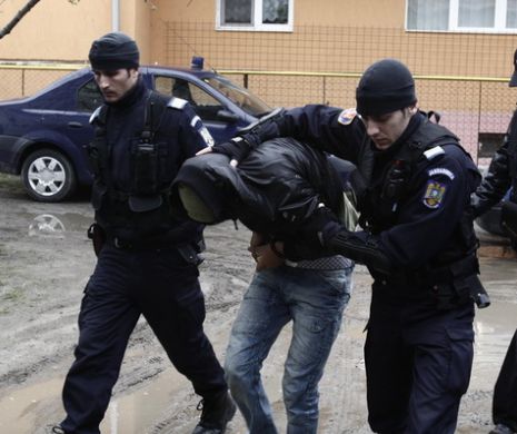 Percheziții în București și Teleorman la hoții din locuințe.28 de persoane vor fi duse la audieri.