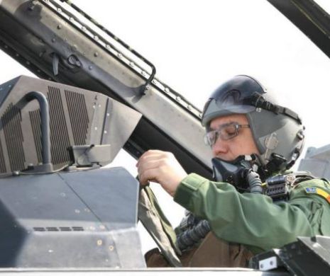 Ponta, despre zborul cu F-16: "Când am aterizat, îmi pierdusem zâmbetul şi energia"