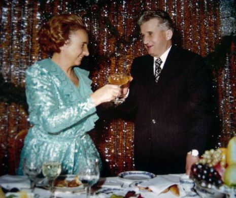 S- au cunoscut pe 1 Mai. Dragoste MUNCITOREASCĂ: Unde se iubeau Elena cu Nicolae Ceauşescu | VIDEO