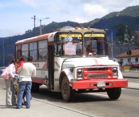 Tragedie în Columbia: 31 de copii au ars de vii într-un autocar care a explodat