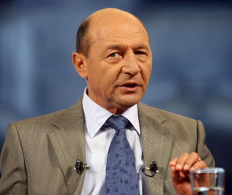 Traian Băsescu, prezent la o dezbatere organizată de Fundația Mișcarea Populară la Alba