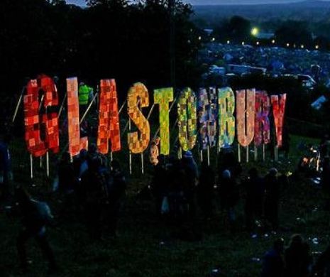 BBC i-a sfătuit pe cei care merg la Festivalul de la Glastonbury să se pregătească pentru...VIOL