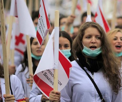 Cadrele medicale protest în fața Ministerului Sănătații. CÂT CER ÎN PLUS LA SALARII