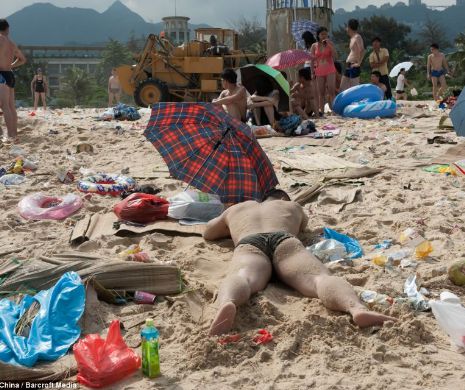 Chinezii au ieşit la plajă. Ce a rămas în urma lor este şocant | GALERIE FOTO