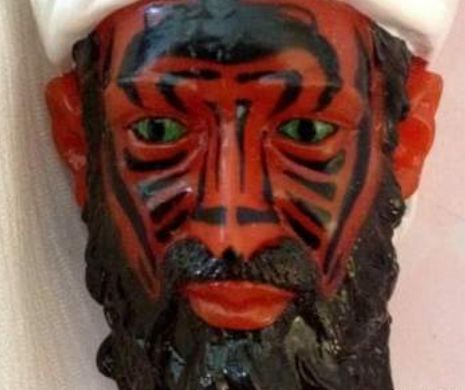 CIA a produs păpușa Osama bin Laden "demonică", ca să SPERIE copiii să să-i scoată de sub influența Al-Qaida | FOTO